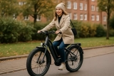 Comfort, grip en stijl op een elektrische damesfiets met dikke banden