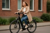 Moeiteloos en stijlvol fietsen op een elektrische damesfiets met lage instap