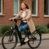 Comfort, grip en stijl op een elektrische damesfiets met dikke banden